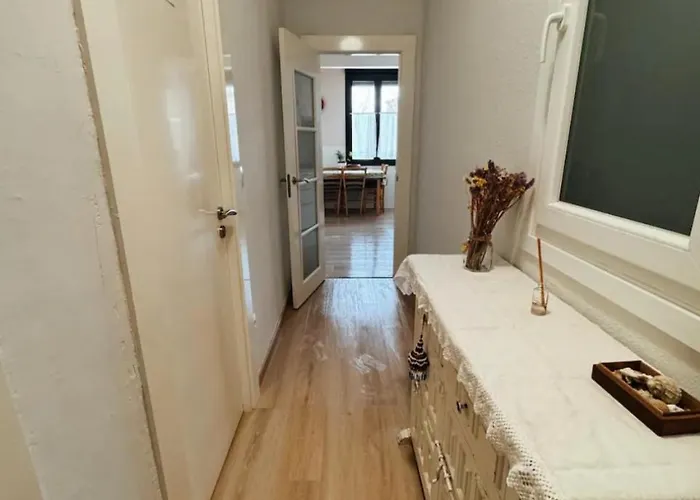 Bright & Cozy Center *