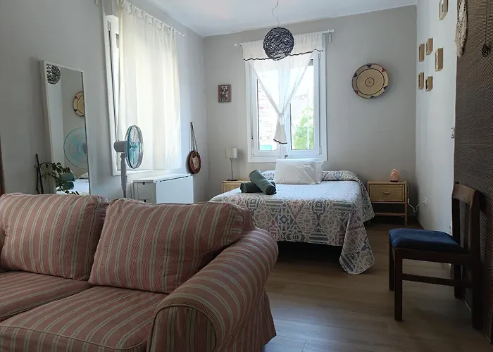 Bright & Cozy Center *