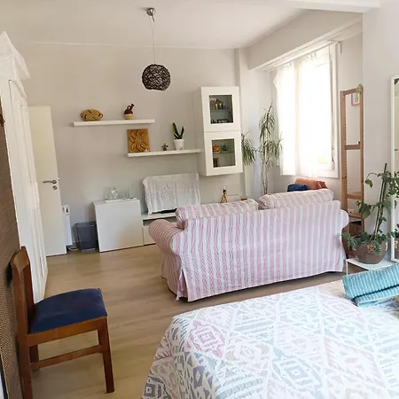 Bright & Cozy Center Apartament